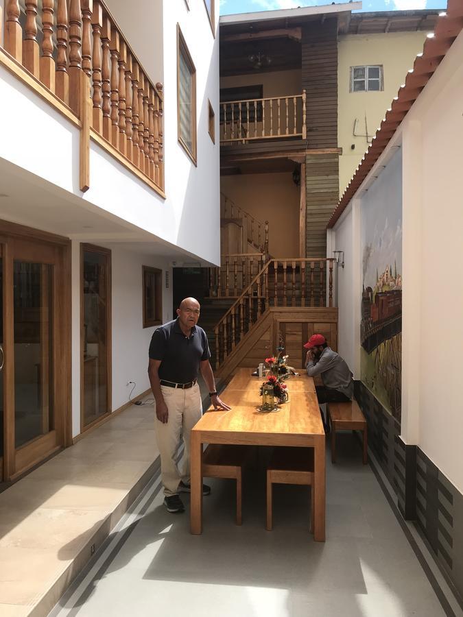 Community Hostel Alausi Luaran gambar