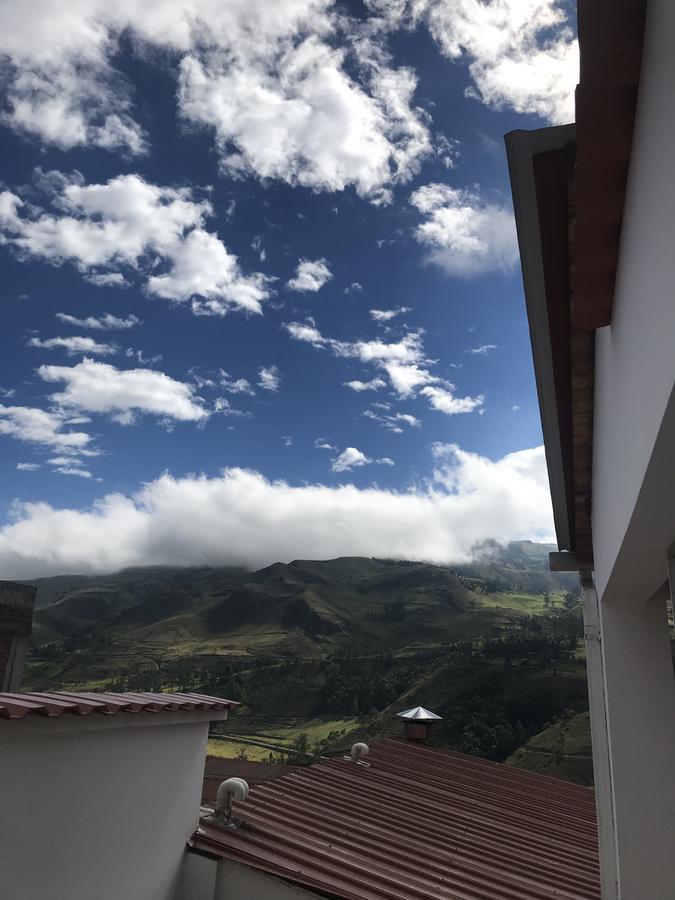 Community Hostel Alausi Luaran gambar