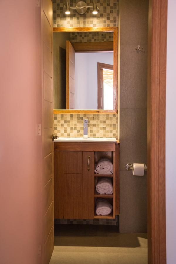 Community Hostel Alausi Luaran gambar